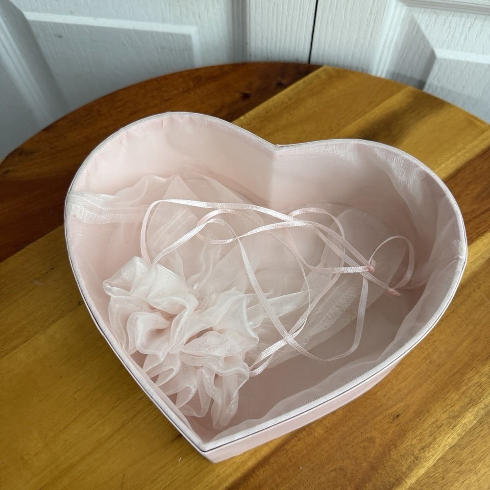 Pink Heart Shaped Gift Box Anniversary Valentines‎ Day